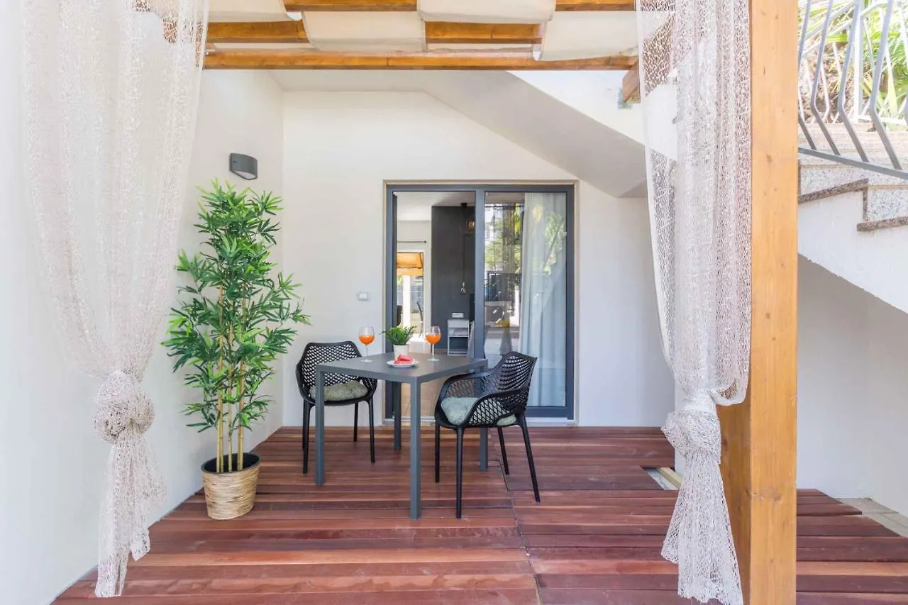 Apartments In Porec - Istrien 43008 0*,